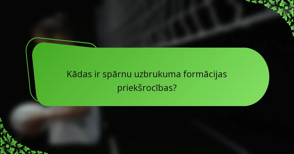 Kādas ir spārnu uzbrukuma formācijas priekšrocības?
